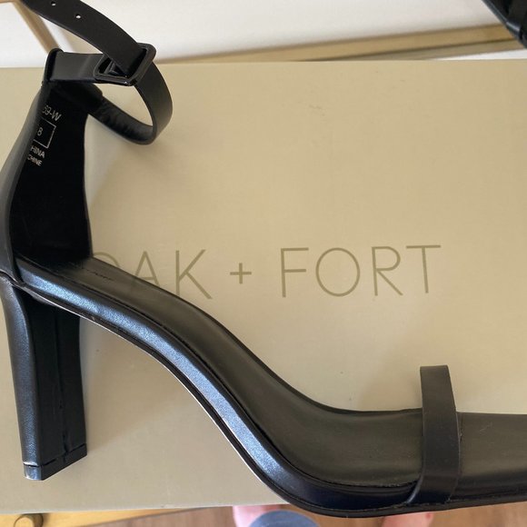 BRAND NEW - OAK + FORT Women's 8 Black Strap Heels, Square Toe - Picture 2 of 5
